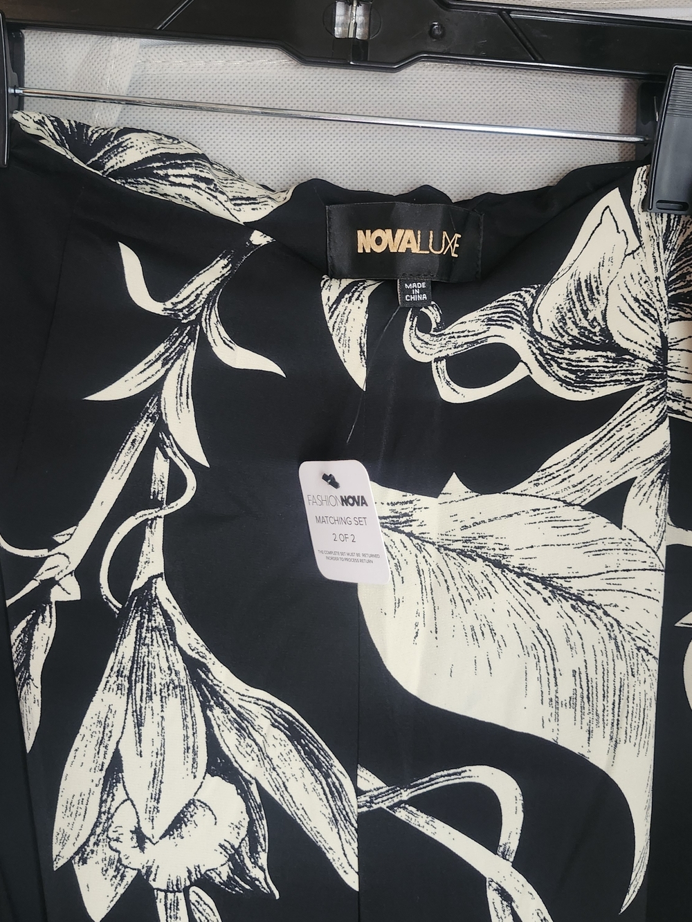 Fashion Nova Black Floral Print Wide-Leg Pantsuit Set - Picture 5 of 8